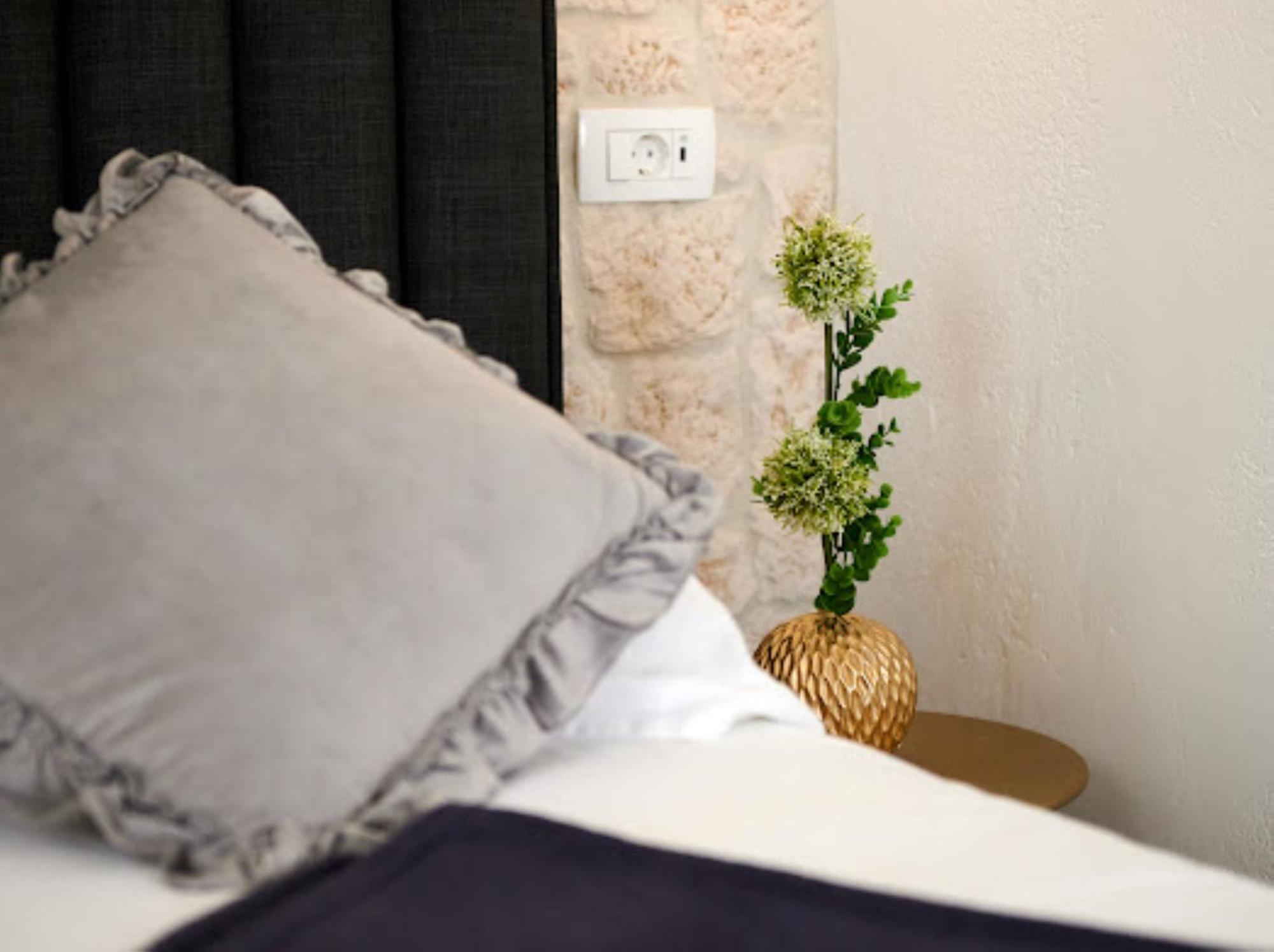 Guesthouse Ana Trogir Old Town Extérieur photo