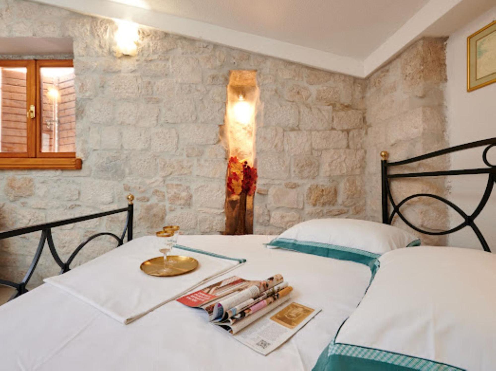 Guesthouse Ana Trogir Old Town Chambre photo