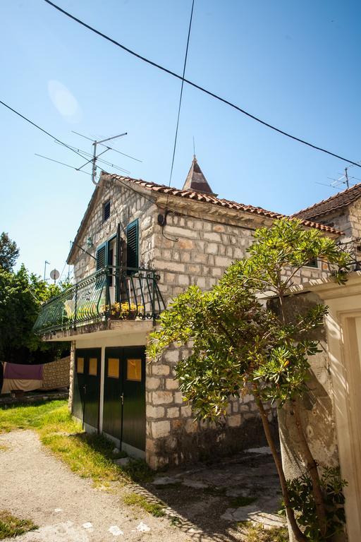 Guesthouse Ana Trogir Old Town Extérieur photo